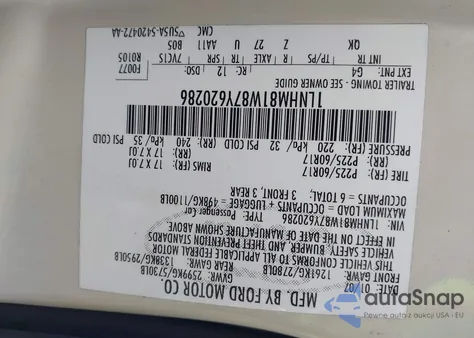 2007 Lincoln Town Car Signature z USA, uszkodzony, nr VIN 1LNHM81W87Y620286